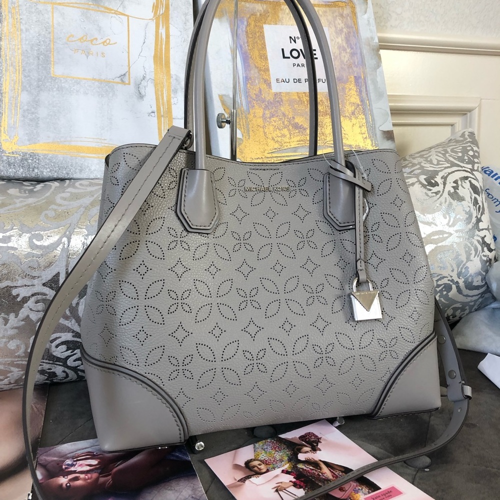 NWT Michael Kors Satchel pearl grey - Picture 2 of 8